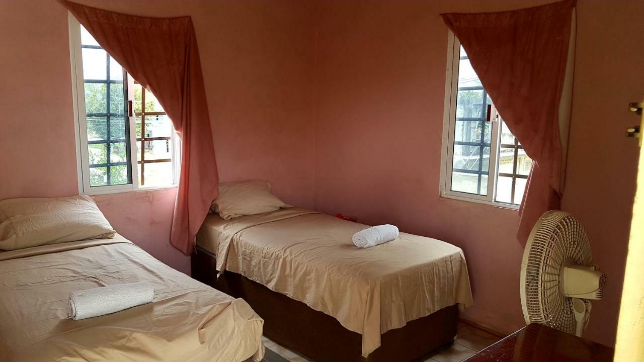 Casa Ricky'S Hostel Orange Walk Εξωτερικό φωτογραφία